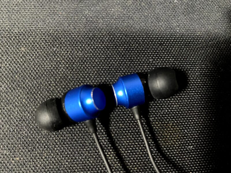 100円ショップの高音質イヤホンの音質を音楽機材制作家がチェック