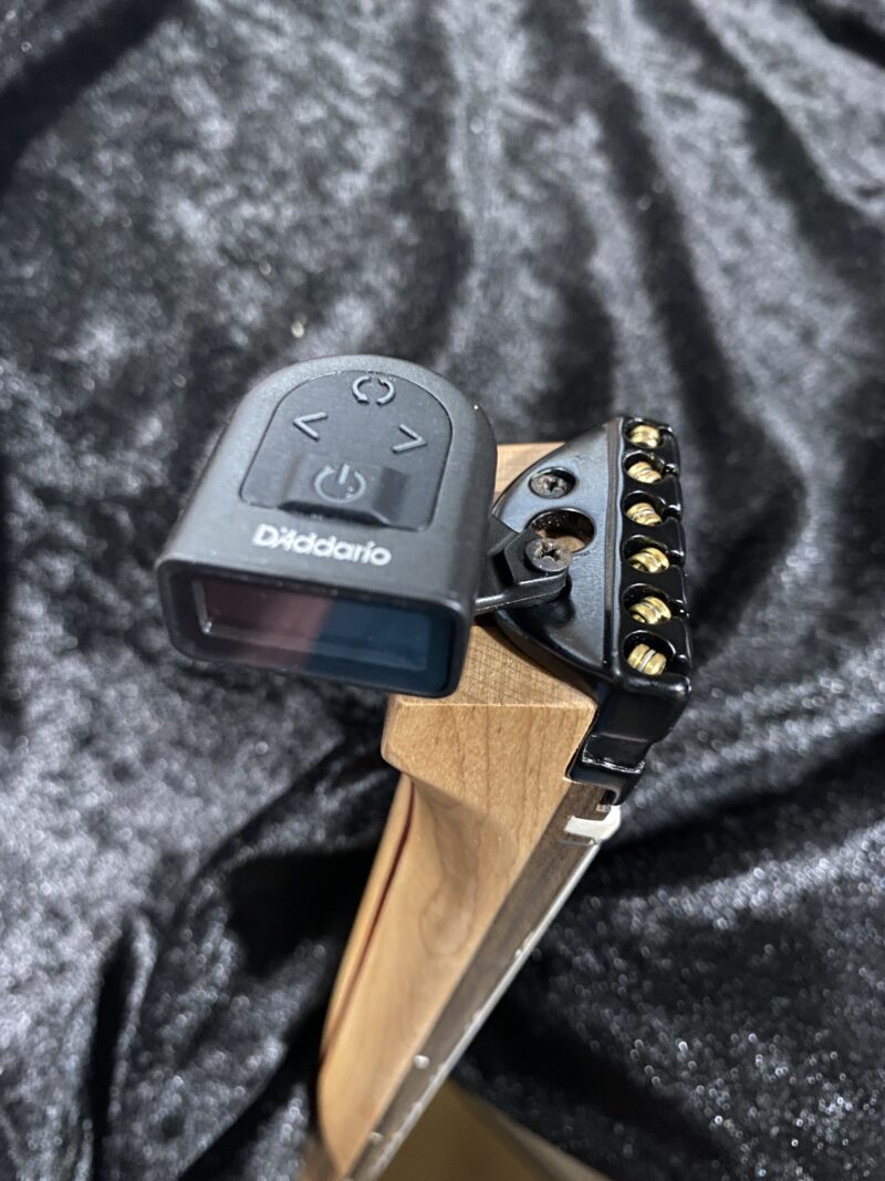 Daddario Micro Clip Free Tuner超コンパクトチューナーの使い心地は?ヘッドレスギターに使えるか?