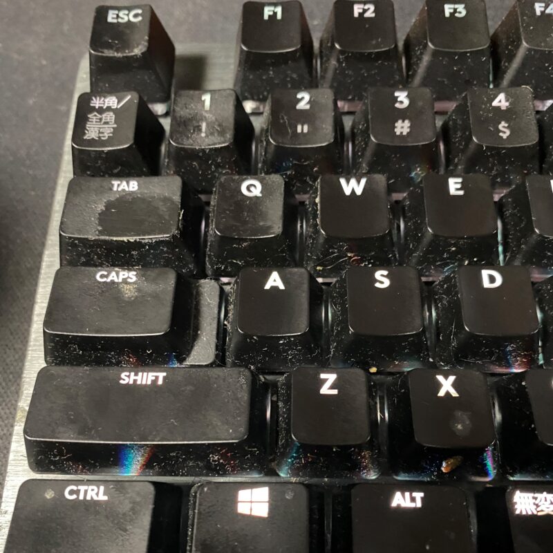 キーボードをキレイに掃除する方法と便利な道具