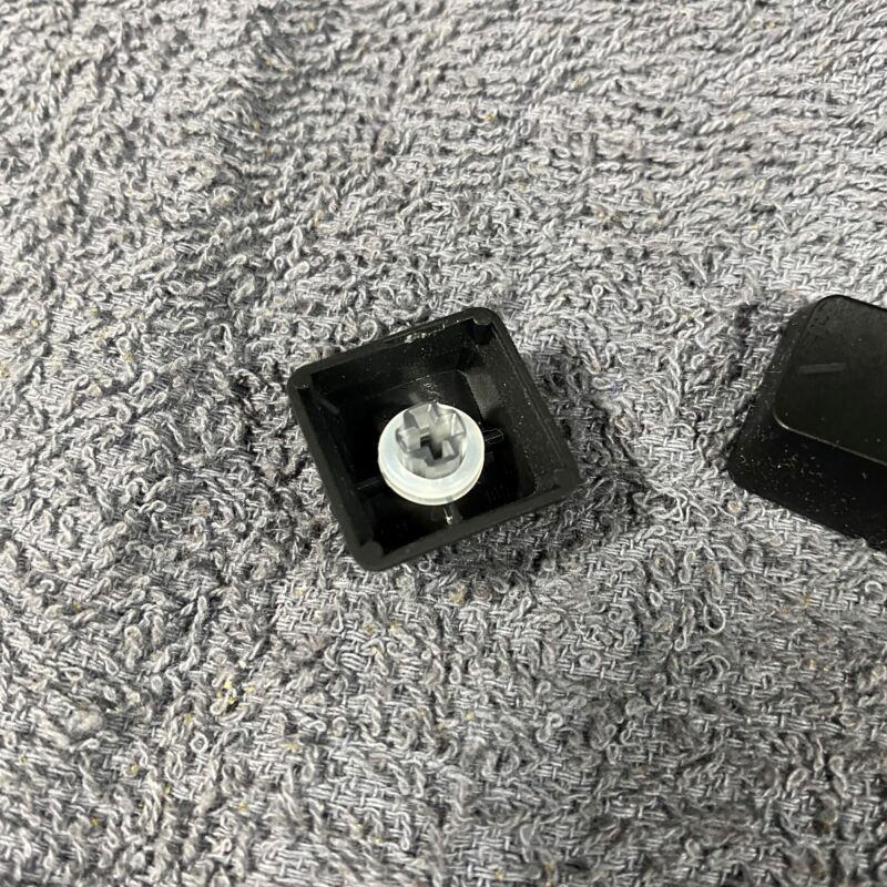キーボードをキレイに掃除する方法と便利な道具