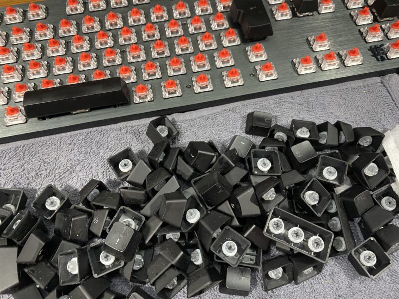 キーボードをキレイに掃除する方法と便利な道具