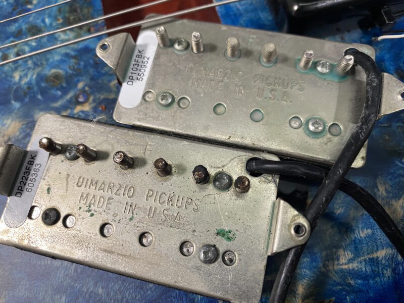 激安ギターEARTヘッドレスギターのピックアップをディマジオDP103・DP223に交換する