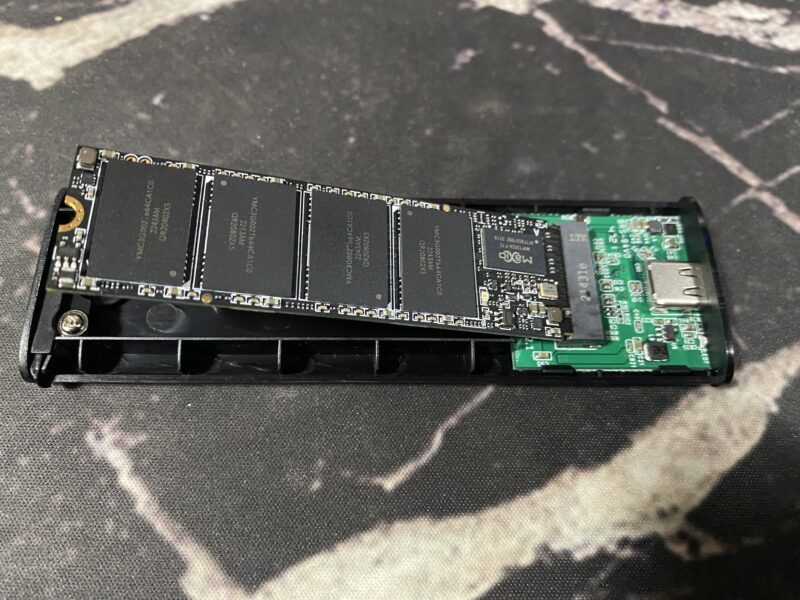 外付けSSD最速!NVMe SSDをUSBで外付けしたらどれくらい速いのか?