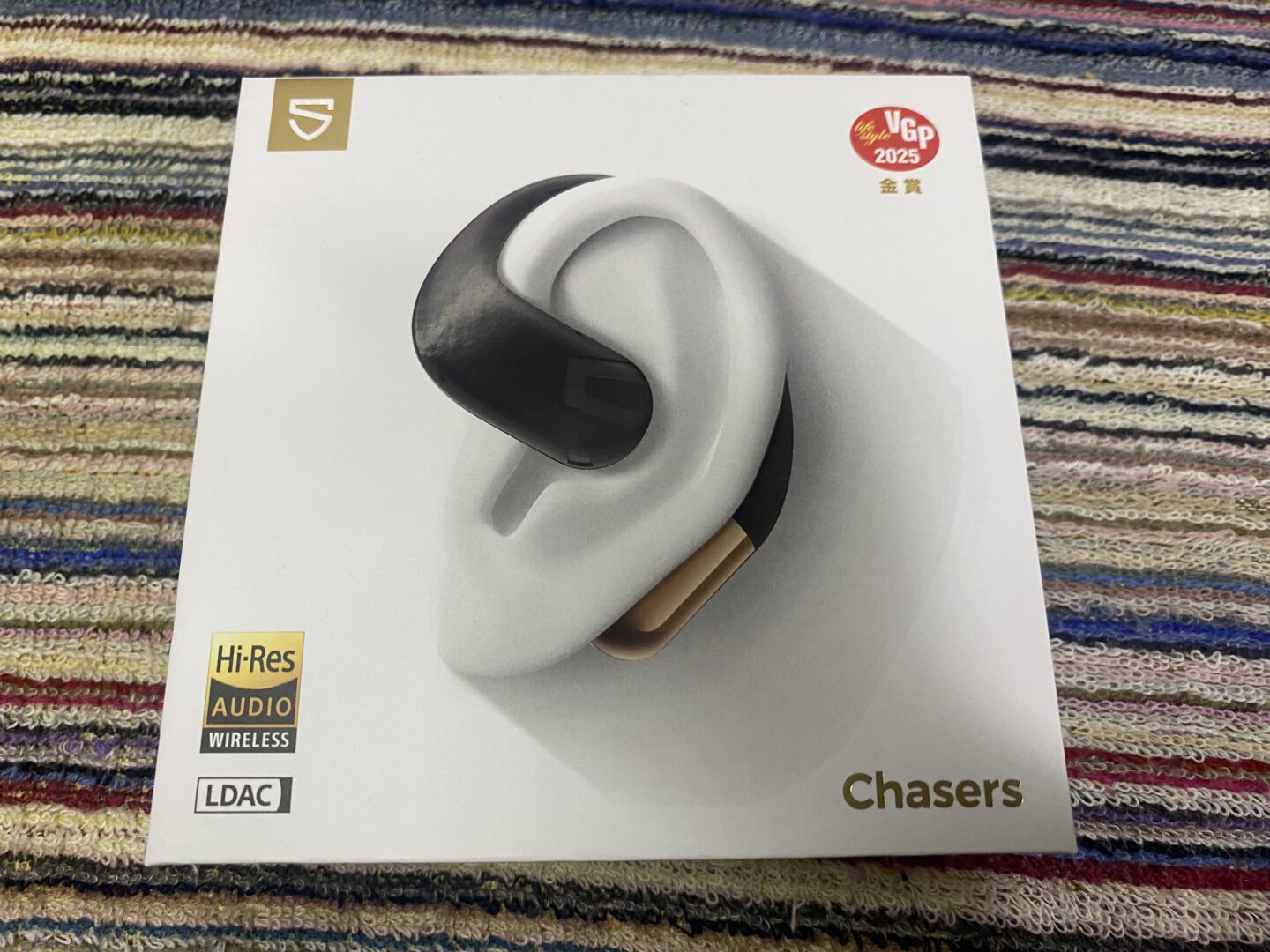 耳をふさがないオープンイヤー型イヤホン SOUNDPEATS Chasers を音楽機材製作家が実機レビュー[PR]